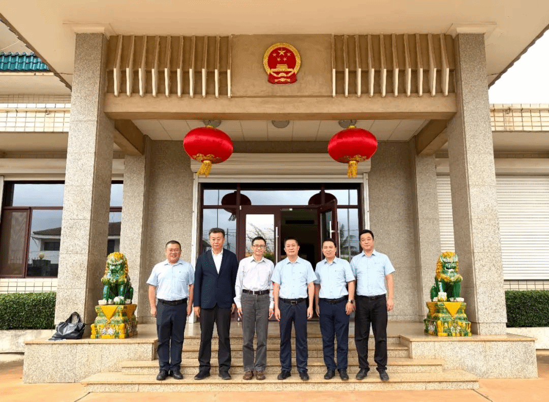 山西建投主要领导赴喀麦隆开展商务活动并慰问项目一线员工