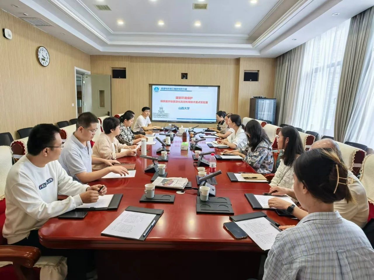 av线上
煤矸石处置利用专班与山西大学资源与环境工程研究所举行座谈会