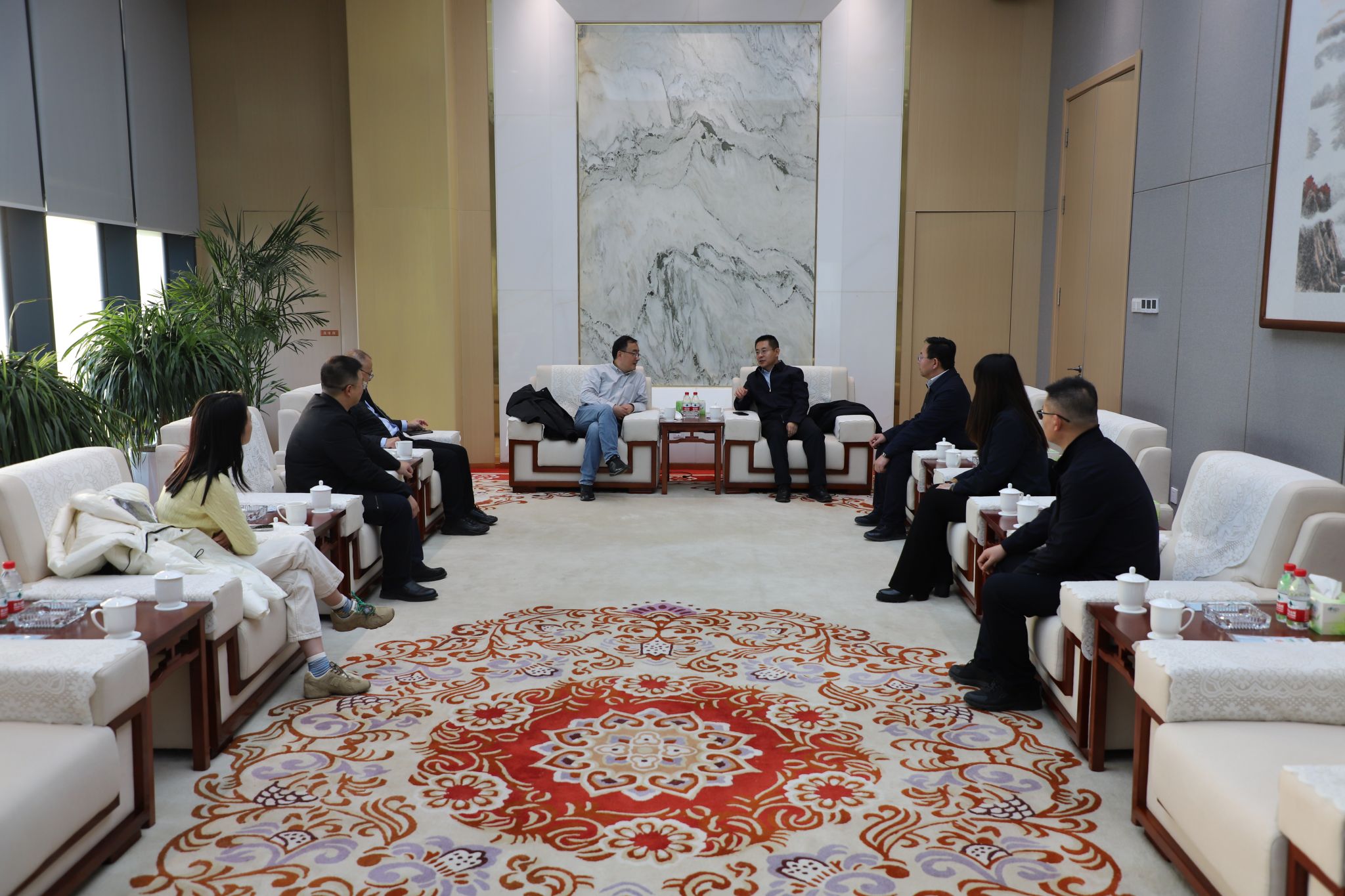 山西建投园区建发集团与北京联东集团举行工作会谈