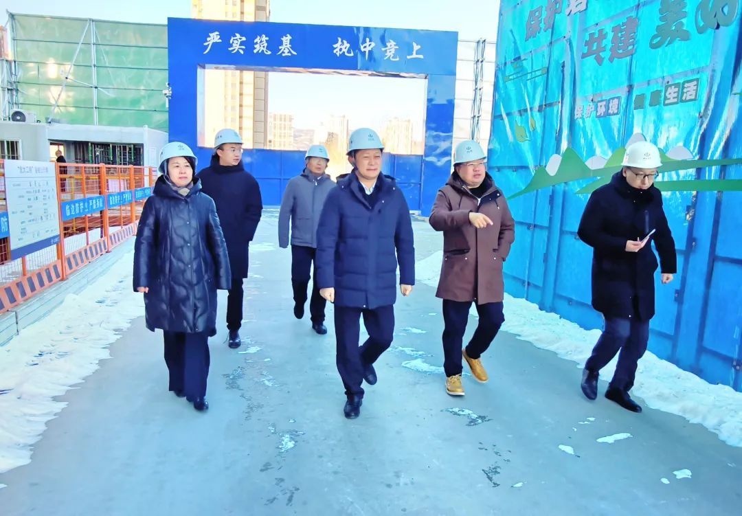 av线上
主要领导深入项目一线开展带班检查