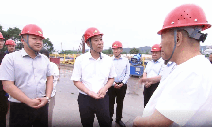 长治市委副书记、市长陈向阳深入山西建投三建集团悦城观山项目检查防汛备汛工作