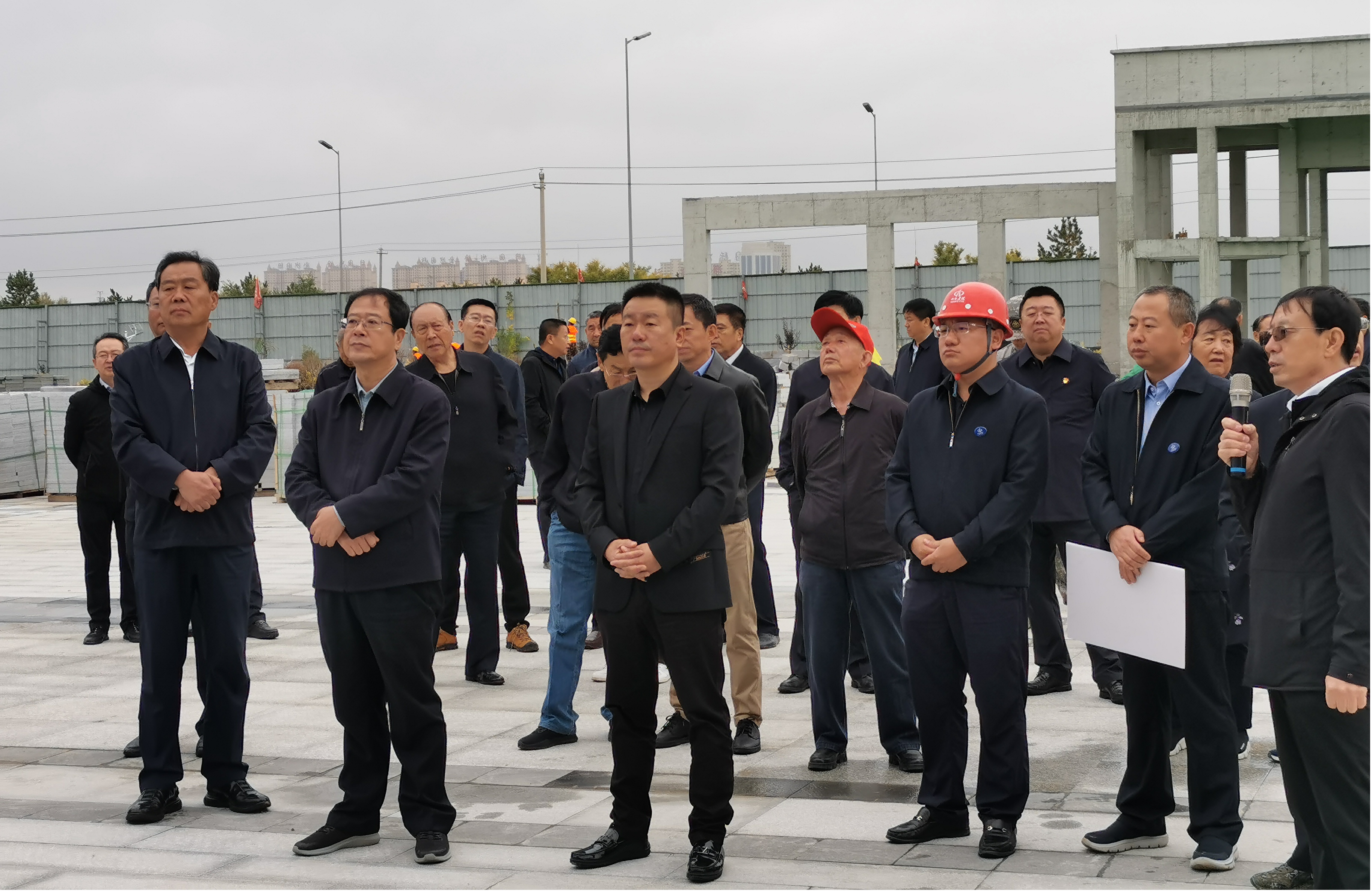 朔州市委书记在山西建投总承包部承建的朔州市一中新校区建设项目调研