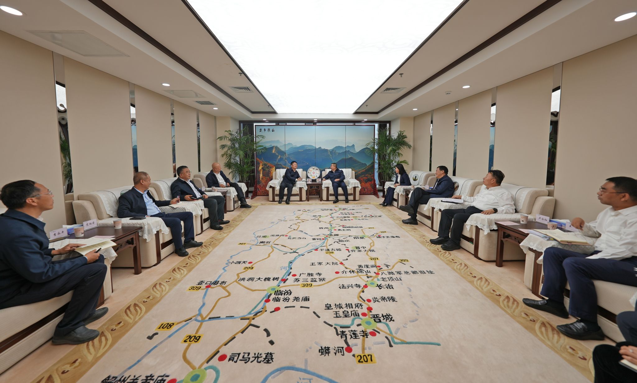 av线上
与山西文旅集团举行工作会谈