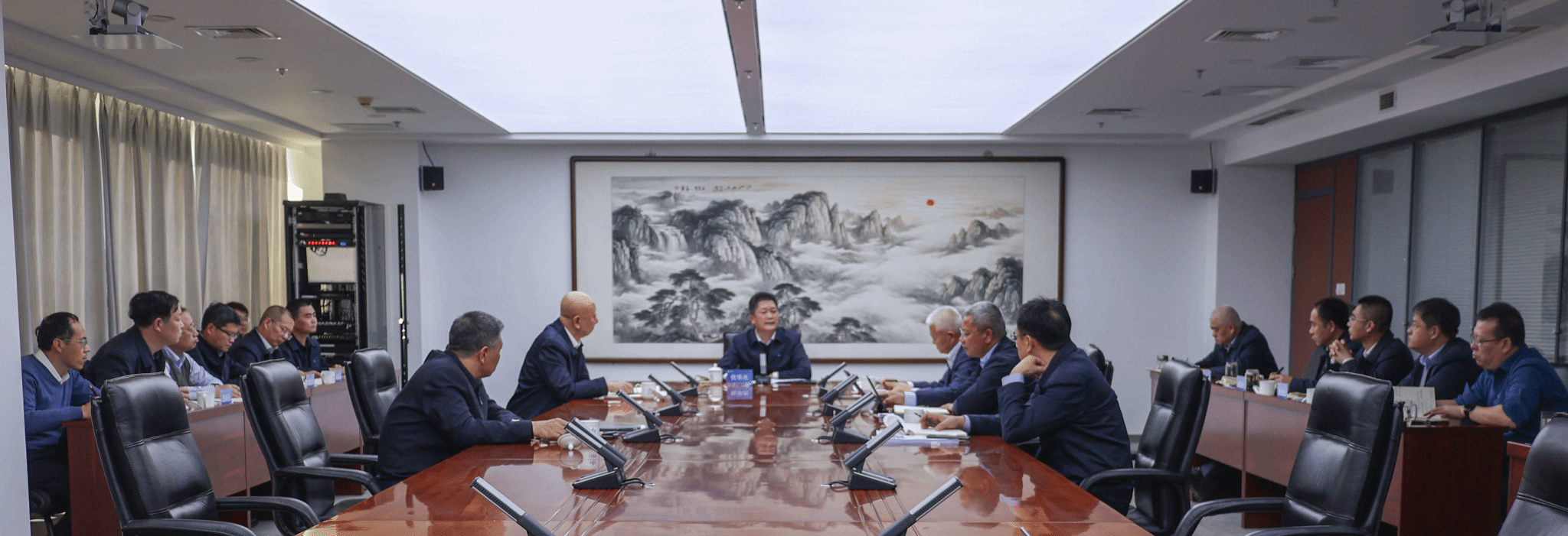 av线上
传达学习贯彻省委十二届九次全会暨省委经济工作会议精神