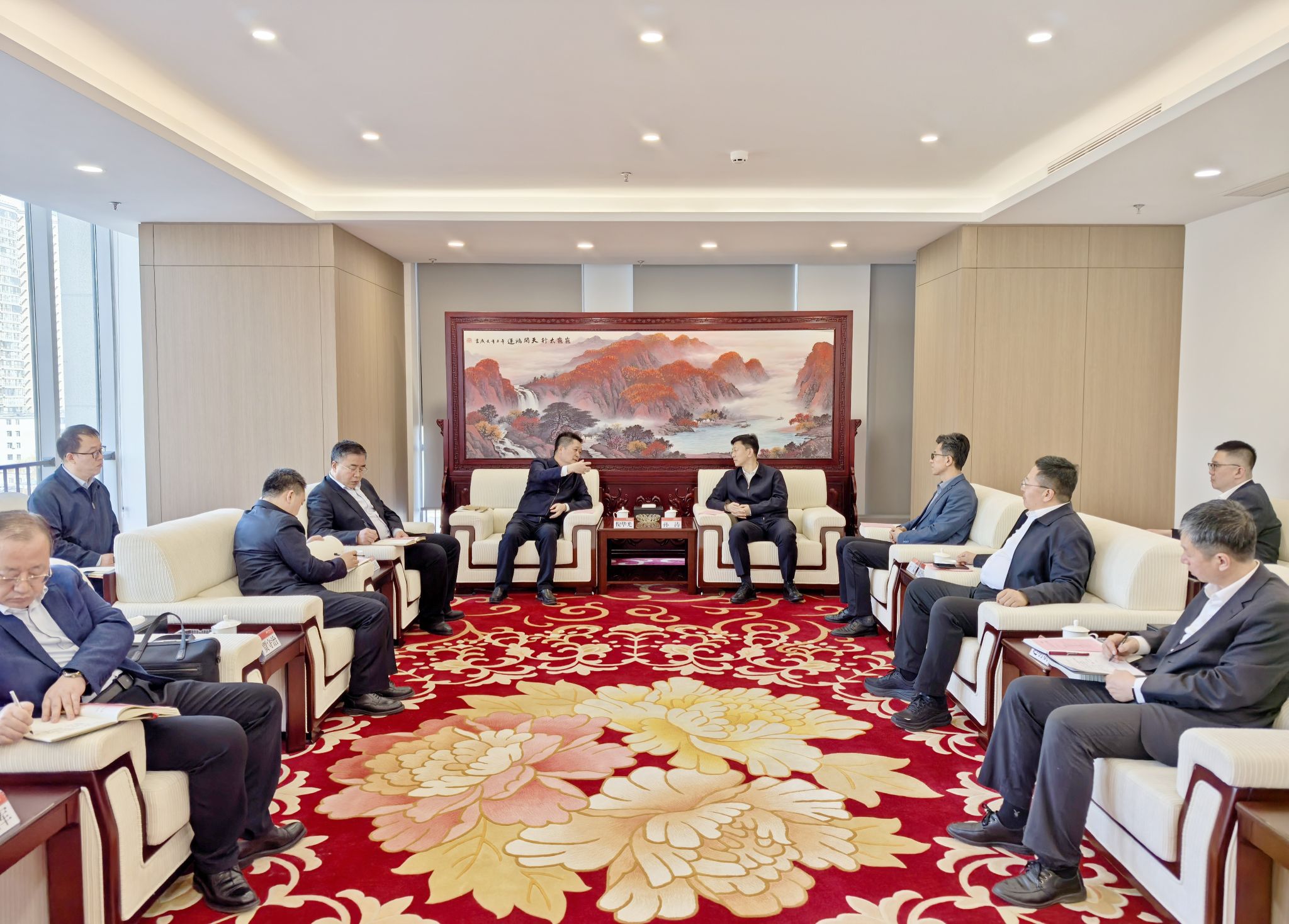 av线上
与华电山西能源公司举行工作会谈