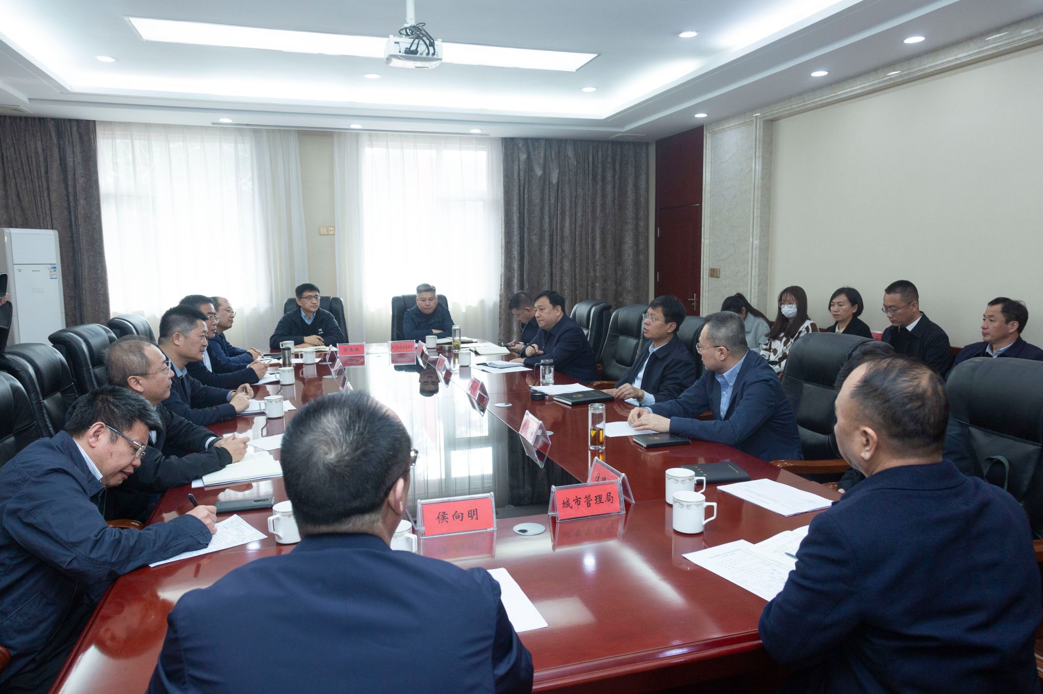 av线上
与临汾市政府举行工作会谈