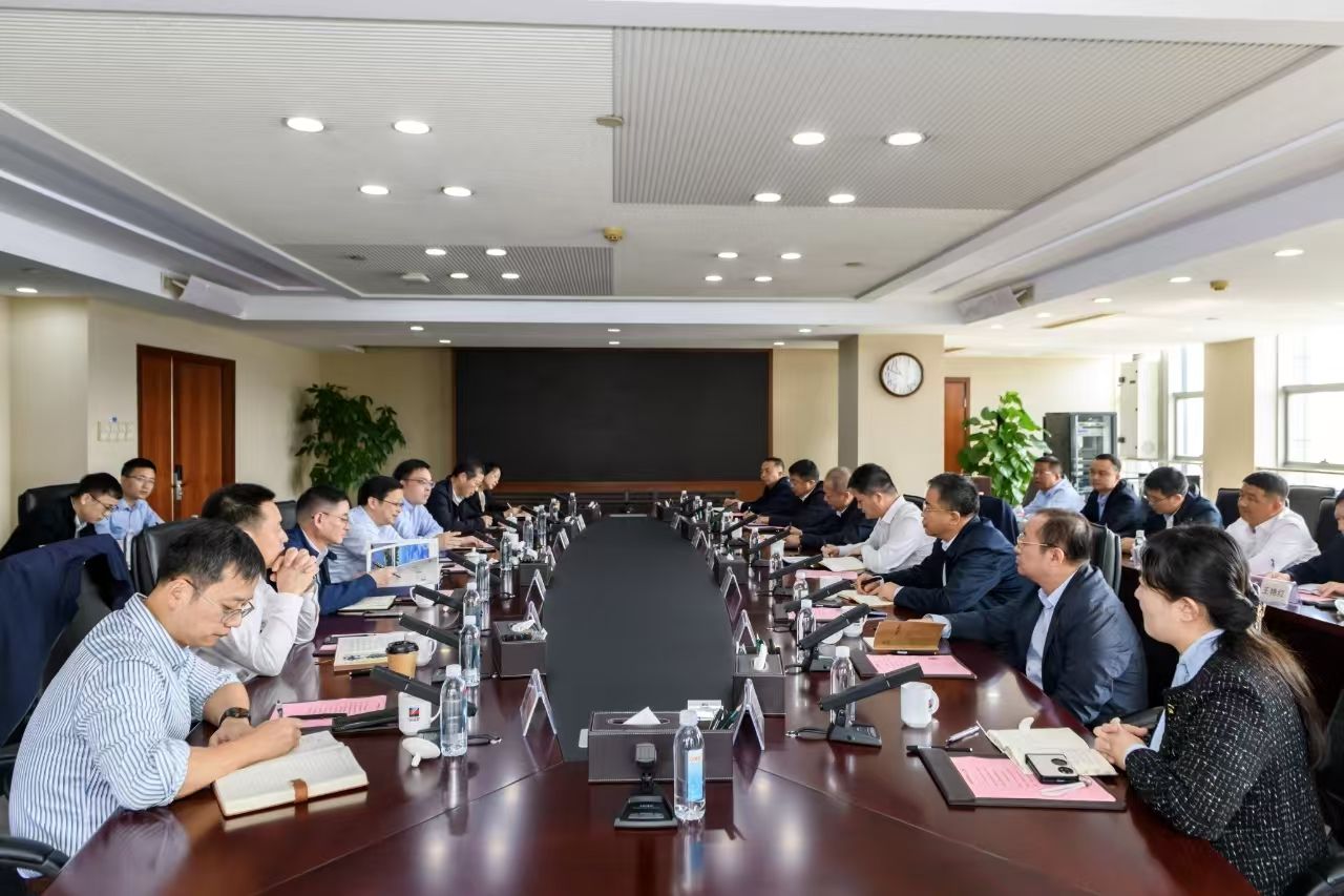 av线上
与浙江能源集团举行工作会谈