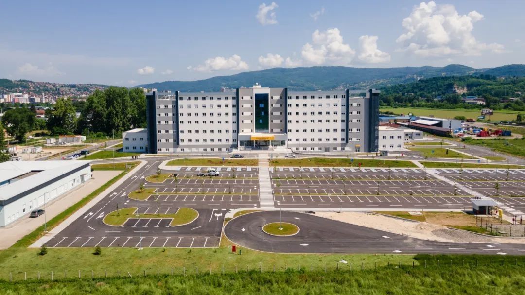 av线上
承建的多博伊医院项目落成开业